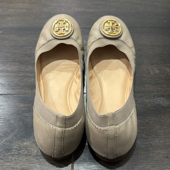 Tory Burch taupe Caroline 2 flats size 8 - Picture 2 of 5